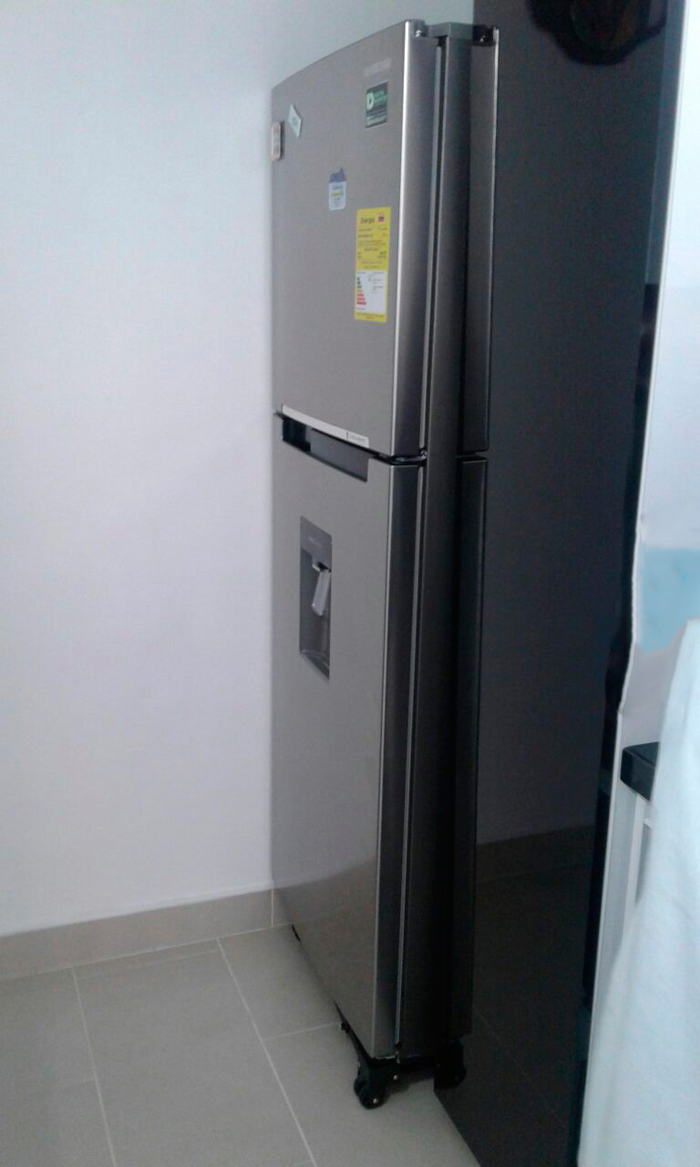 Soporte para nevera Samsung con ruedas (rodachines)