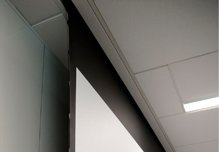 Base de techo empotrado para instalar telon